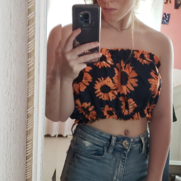 SHEIN Tops - Navy Blue Sunflower Tube Top